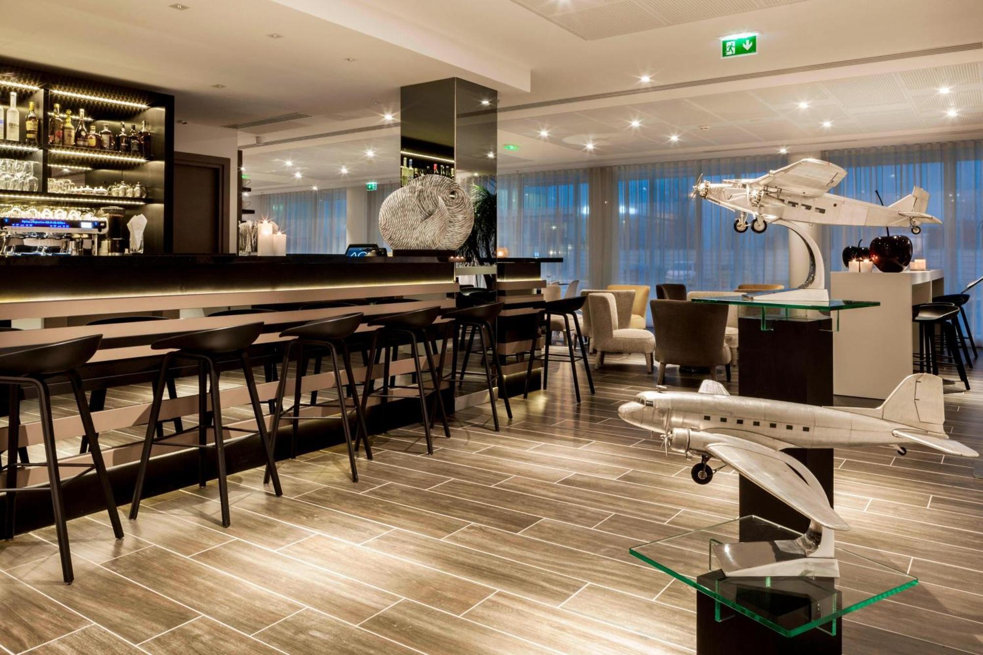 Ac Hotel By Marriott Paris Le Bourget Airport Dugny Екстериор снимка