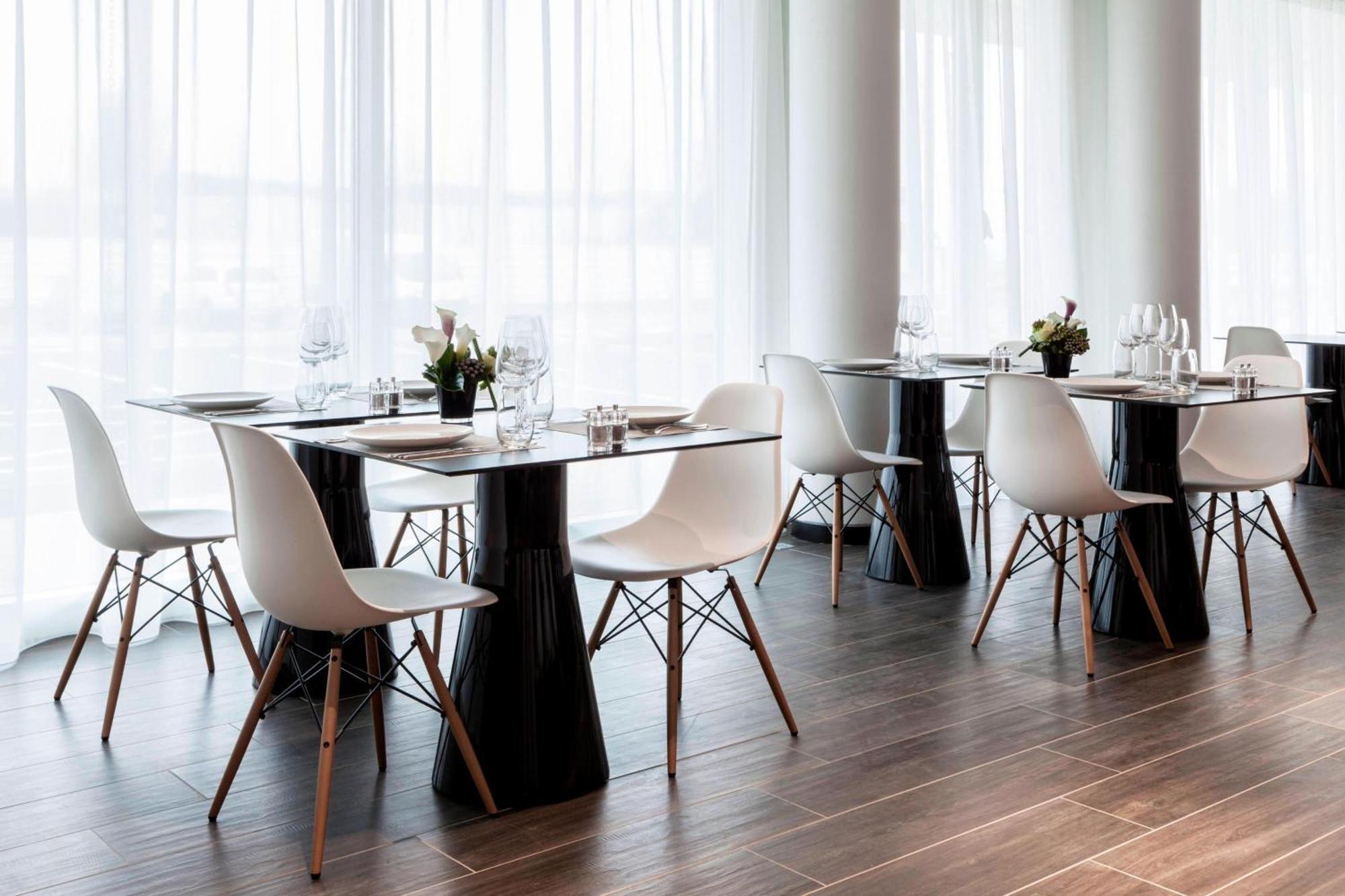 Ac Hotel By Marriott Paris Le Bourget Airport Dugny Екстериор снимка