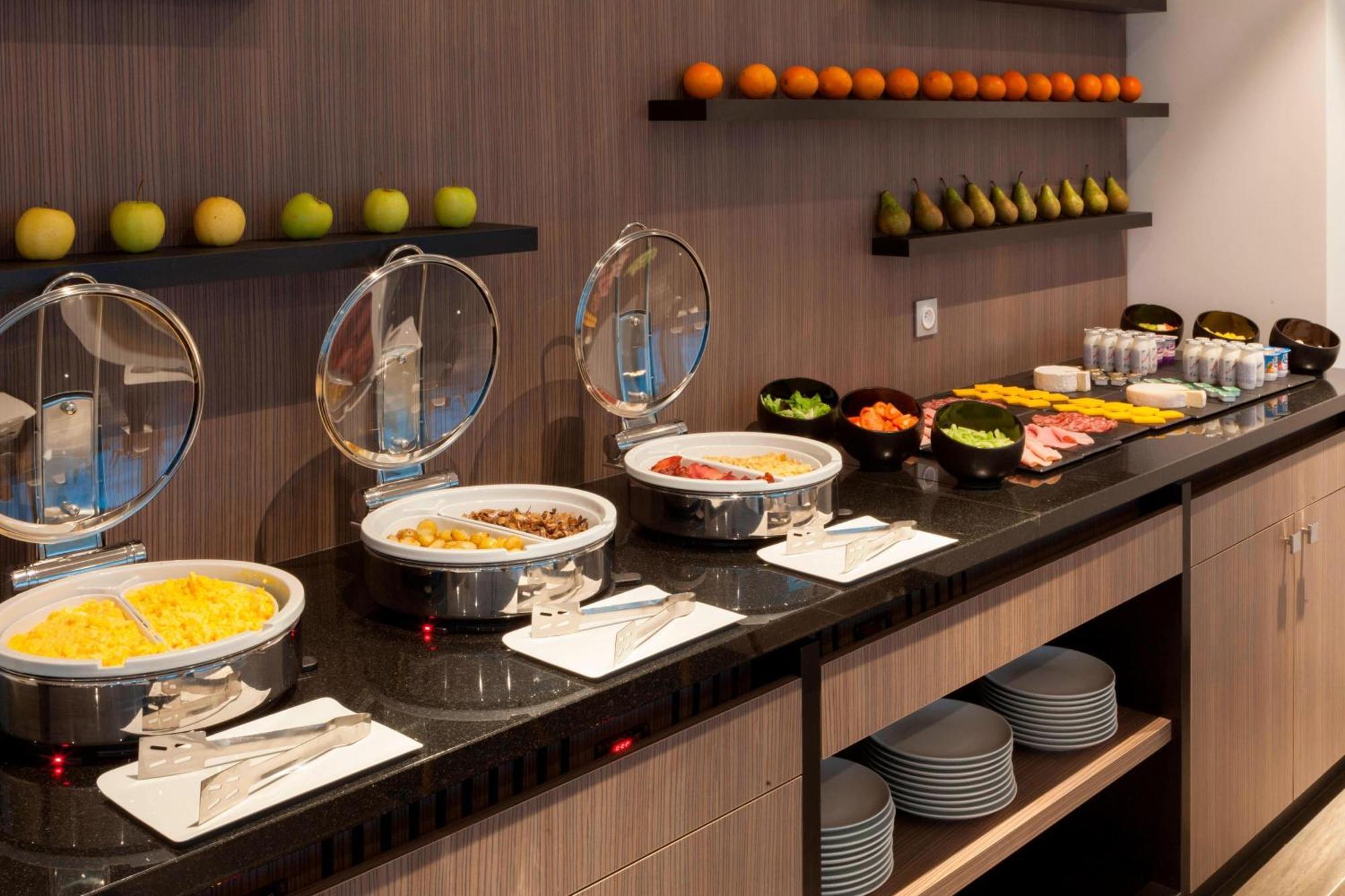 Ac Hotel By Marriott Paris Le Bourget Airport Dugny Екстериор снимка