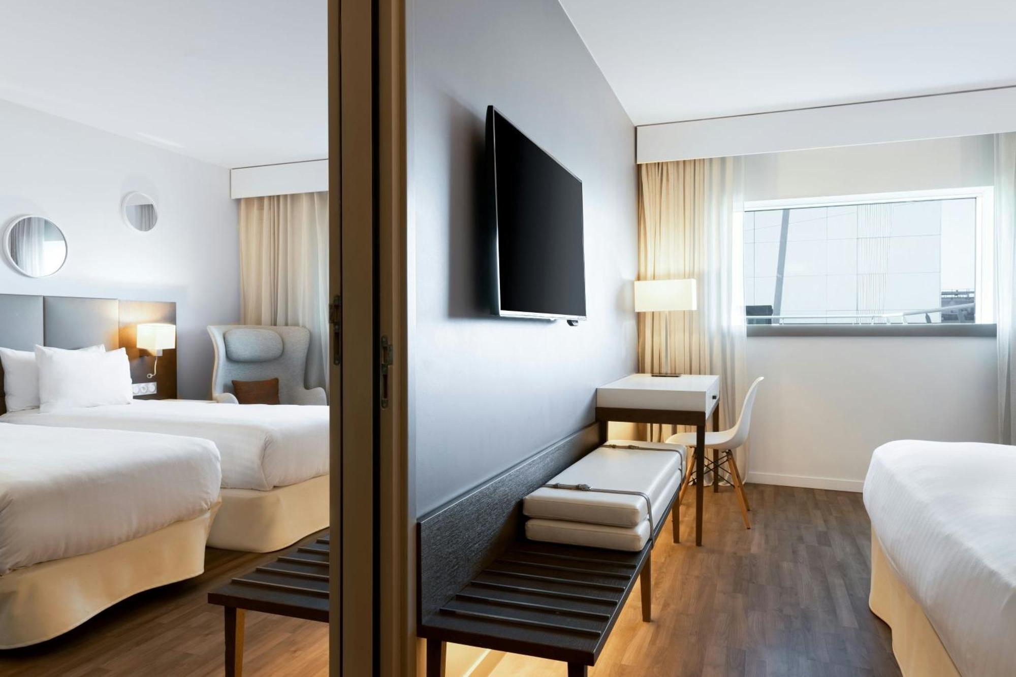 Ac Hotel By Marriott Paris Le Bourget Airport Dugny Екстериор снимка